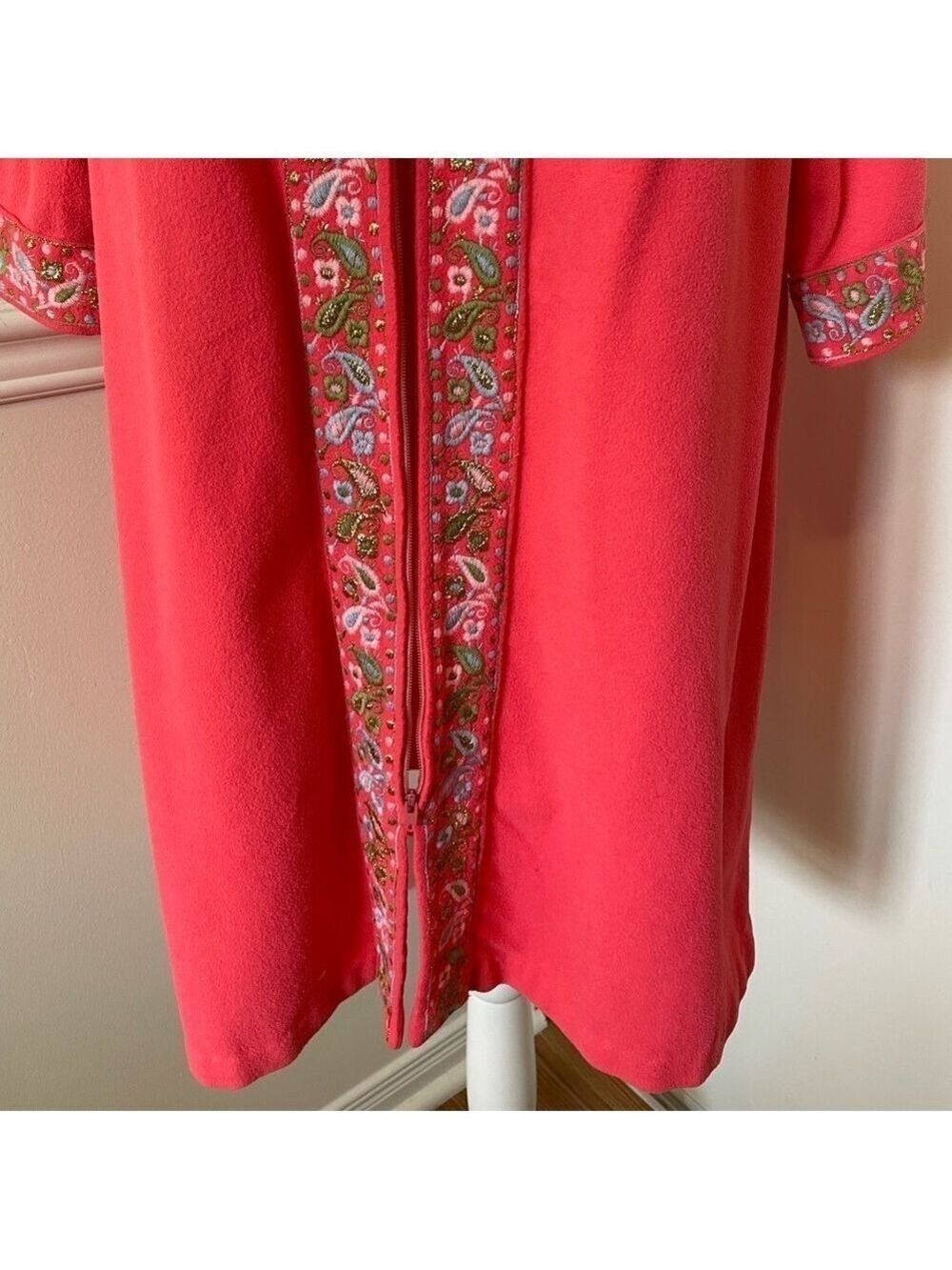 Vintage Embroidered Fleece Robe - Picture 5 of 10